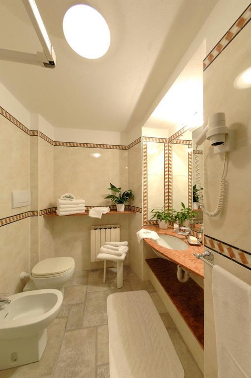 Hotel Residence Baiadelsole Лайгуэлья Экстерьер фото