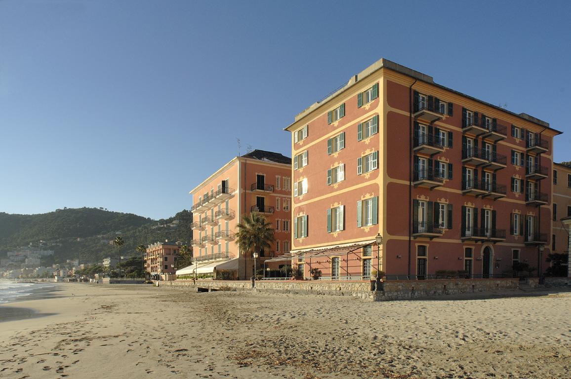 Hotel Residence Baiadelsole Лайгуэлья Экстерьер фото